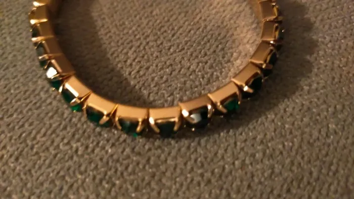 Bracelet doré cristaux verts foncés, femme, élastique - photo numéro 6