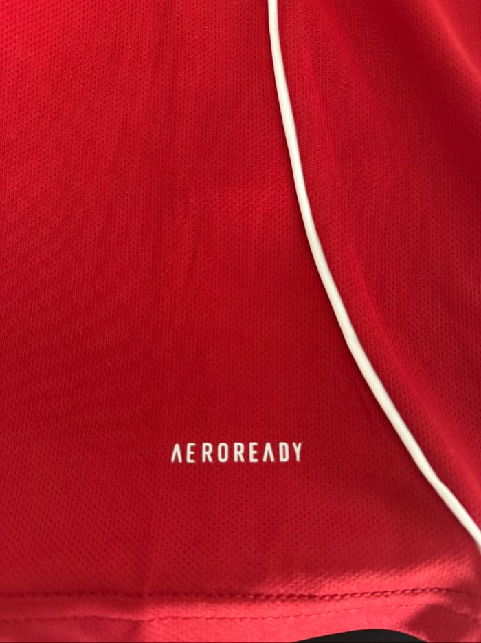 Maillot foot Liverpool - photo numéro 6