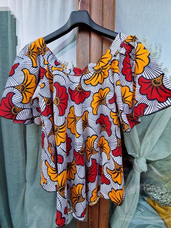 Blouse artisanale en wax Taille 38/40 voir les mesures