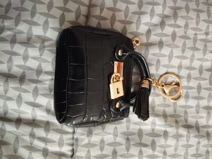 Petit porte monnaie neuf