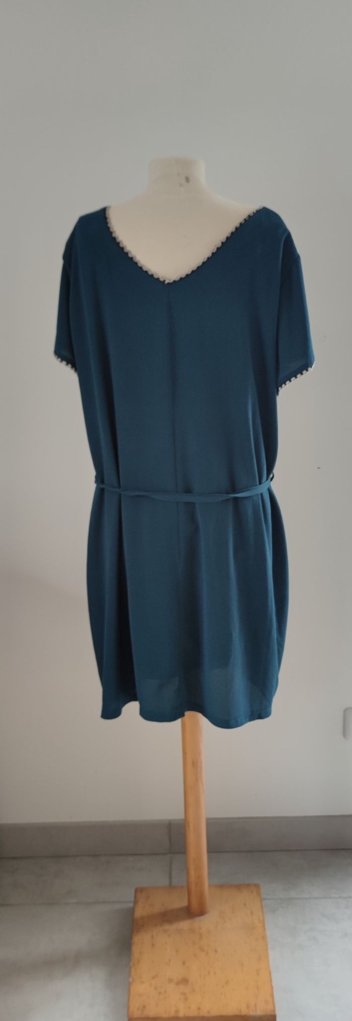 Tunique couleur verte taille 50 marque Kiabi pour femme - photo numéro 2