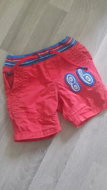 Short rouge 2 ans