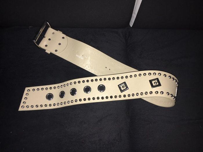Superbe ceinture cloutée large beige
