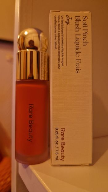 Rare Beauty soft pinch blush liquide frais joy  7.5ml neuf jamais utilisé jamais ouvert