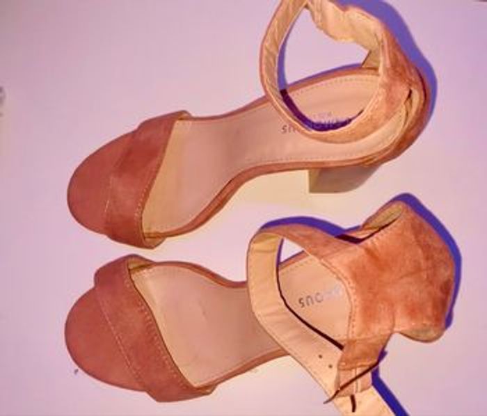 Chaussures à talon - photo numéro 3