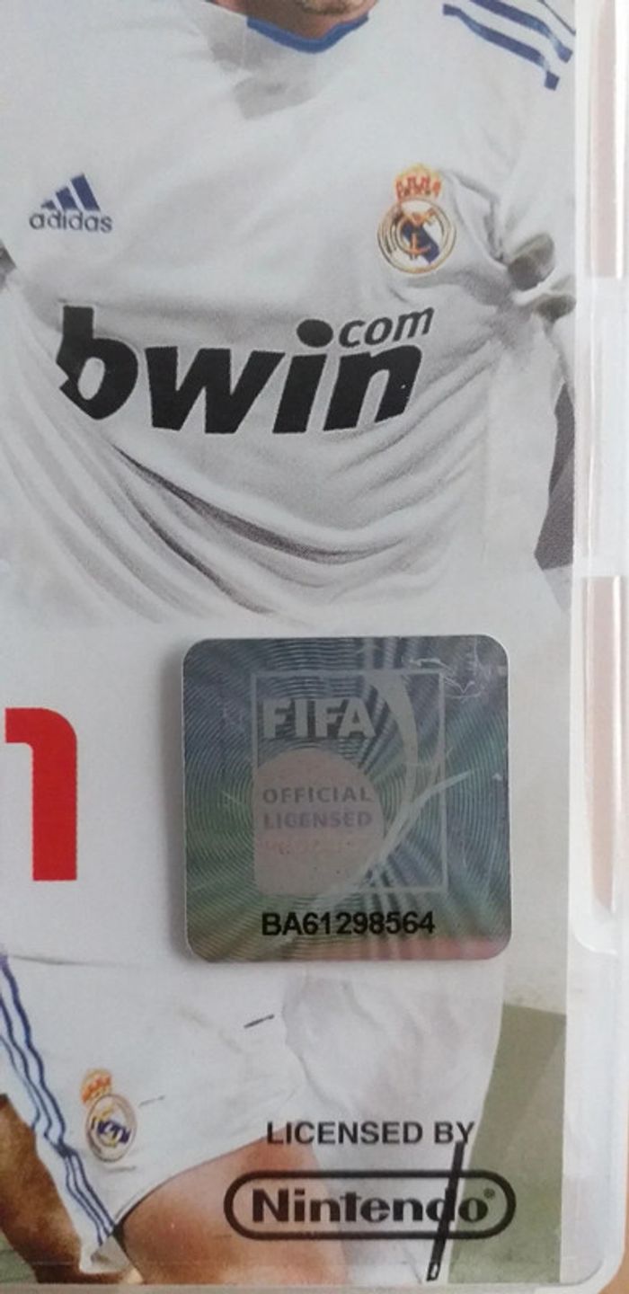 Jeu DS Fifa 11 - photo numéro 2