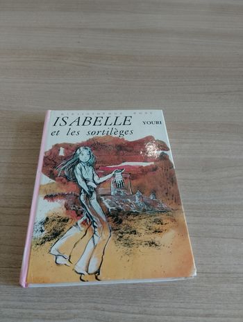 Isabelle Et Les Sortilèges, bibliothèque Rose