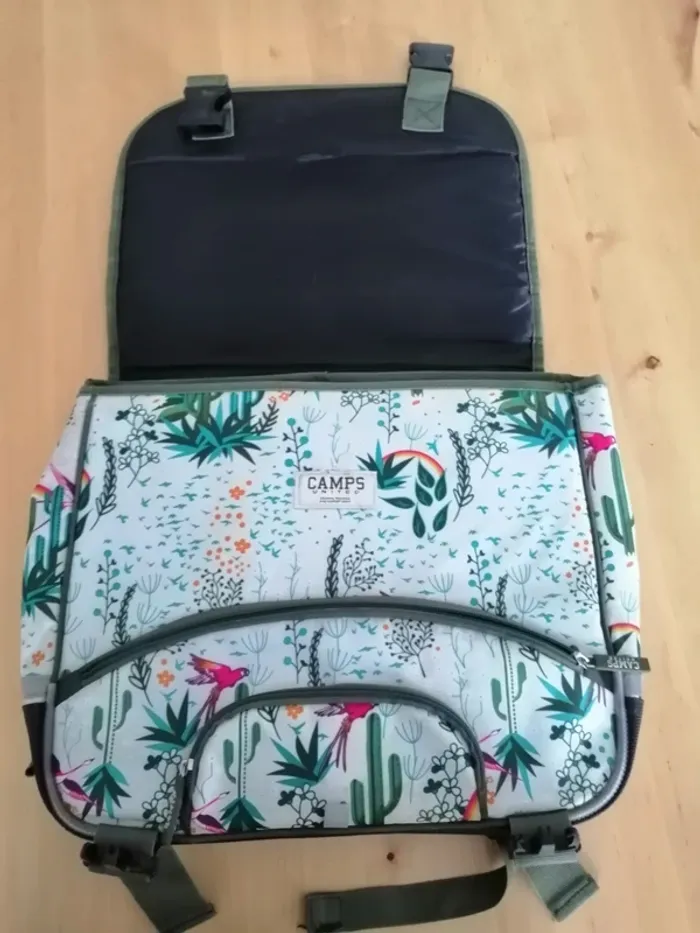Cartable avec trousse - photo numéro 3