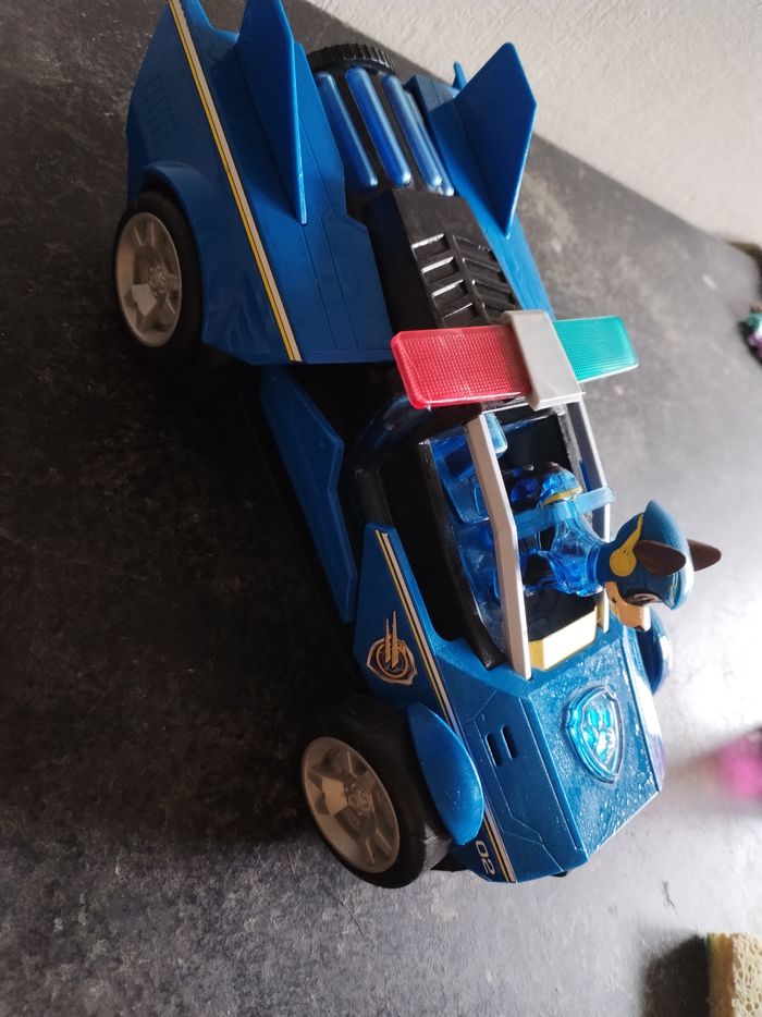 Grosse voiture de chasse - photo numéro 2