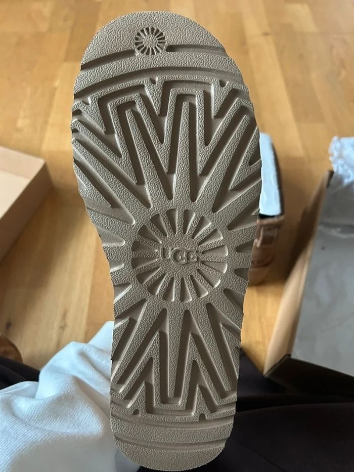 Ugg Classic mini Boots  40 - photo numéro 4