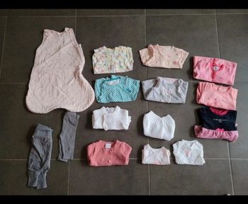 Lot vêtements fille 1 mois