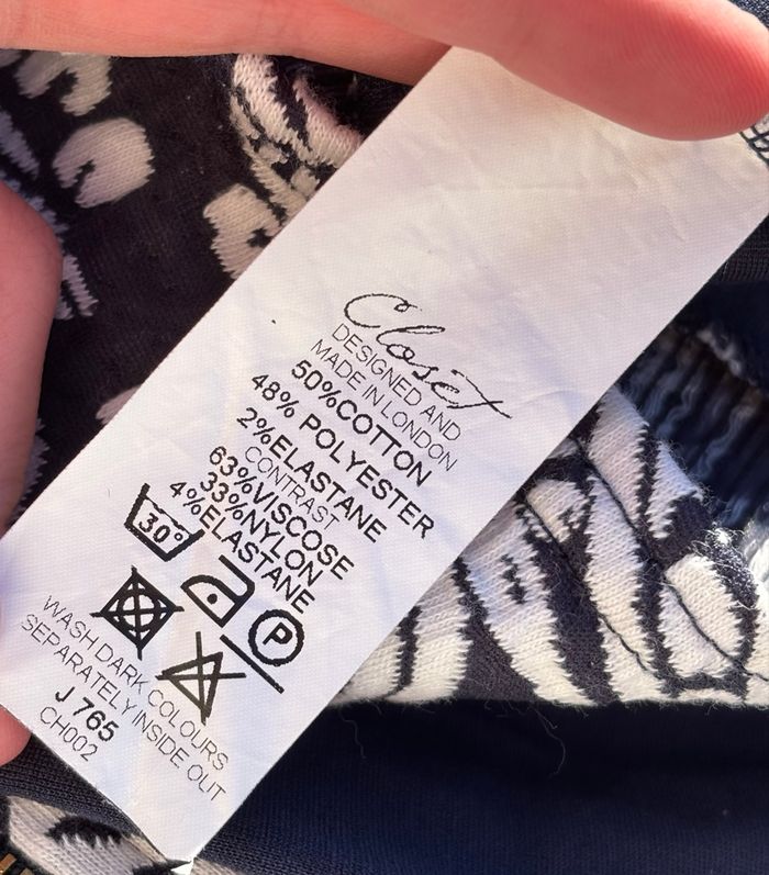 👗 Robe bleu marine moulante à motifs blancs • T36 • Closet - photo numéro 7