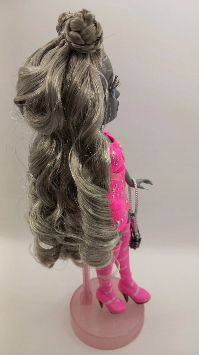 Poupée Luna Madison shadow high custom - photo numéro 4