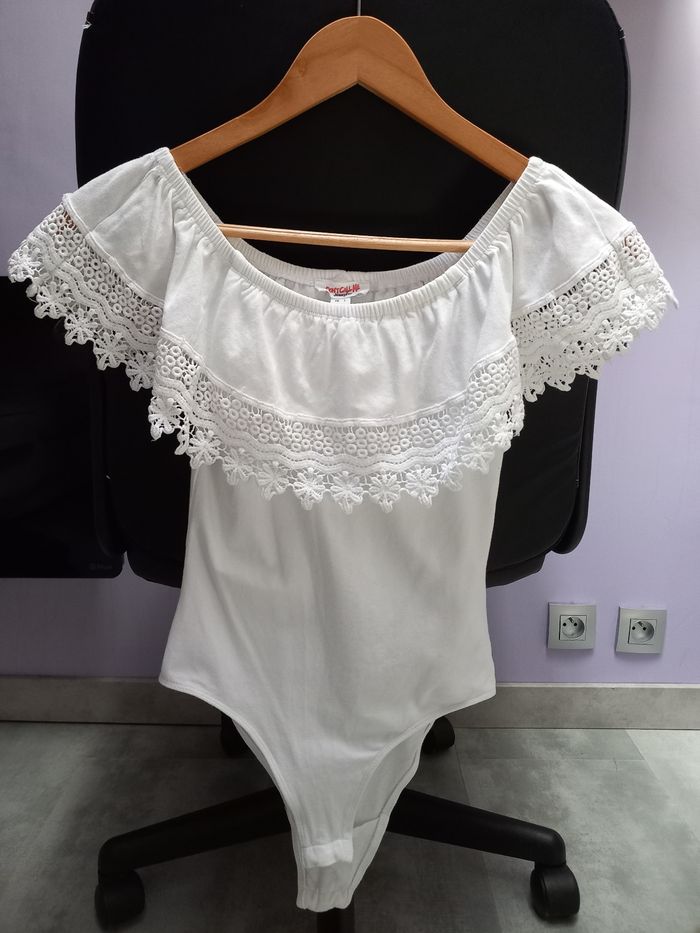 Body dentelle