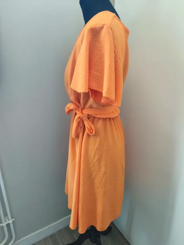 Robe avec ceinture 40/42 - photo numéro 2