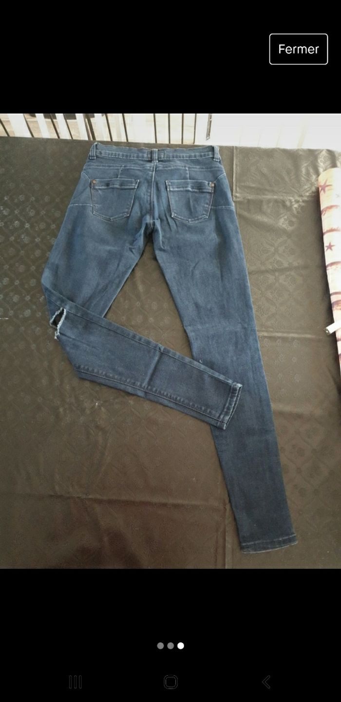 Jean troué 34 - photo numéro 3