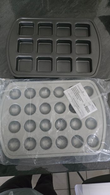 Lot 2 moules popcake et carré Pamperedchef
