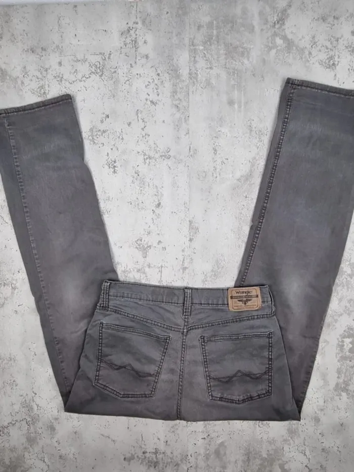 Jeans Wrangler Slim Straight gris – Taille 30x30 Hommes (mesures en photos) - photo numéro 3