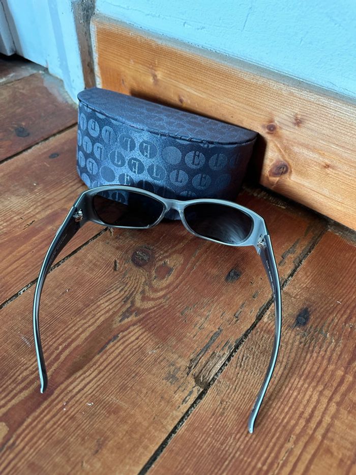 Montures Lunettes de soleil rétro Magazine Elle et étui housse noir ornement fleurs - photo numéro 7