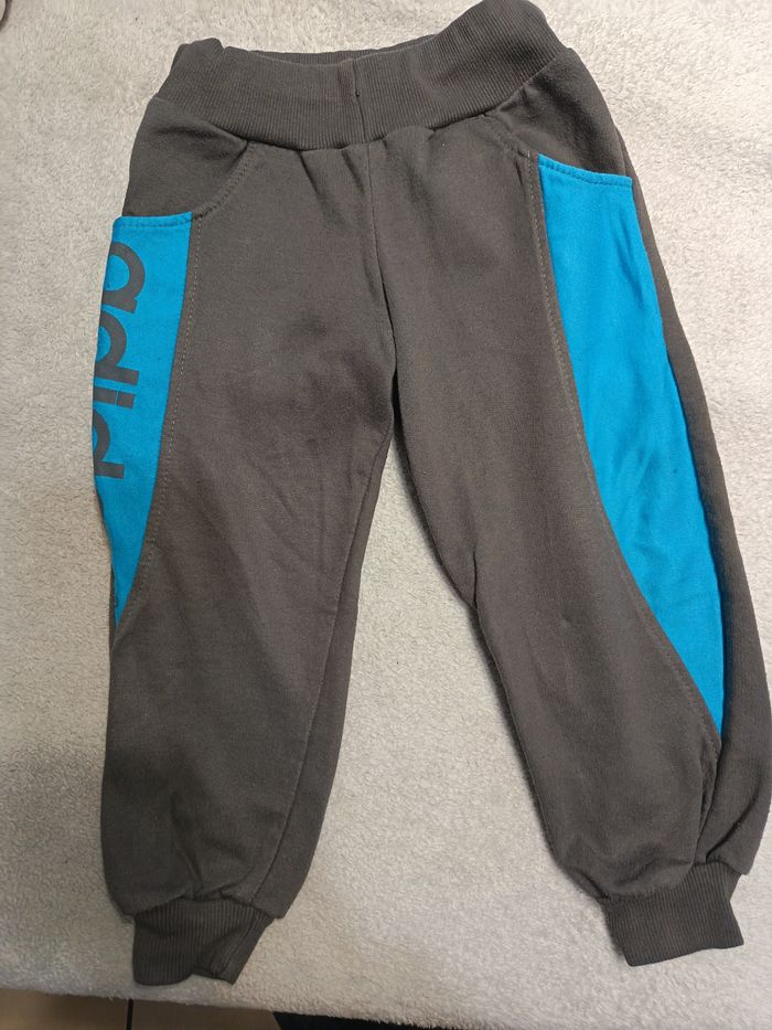 pantalon sport de Adidas 2 ans réf 103 B7