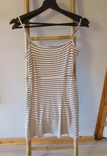 Petite robe blanche rayée Bershka T36