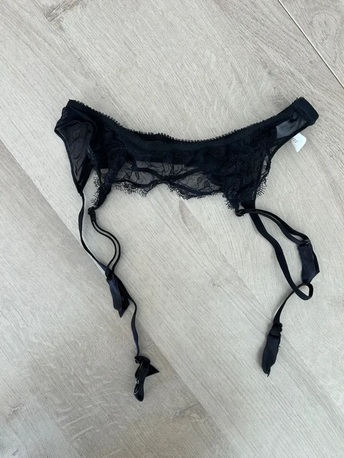 Porte jarretelle noir taille 40