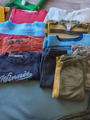 Lots de vêtements 23/24m garçon