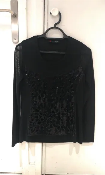 T-shirt manches longues sequins noir