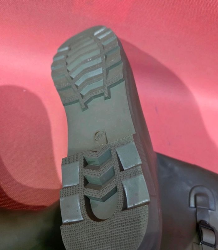 Bottes de Pluie Safety Jogger "Grass" Kaki - Taille 47 - Neuf - photo numéro 4