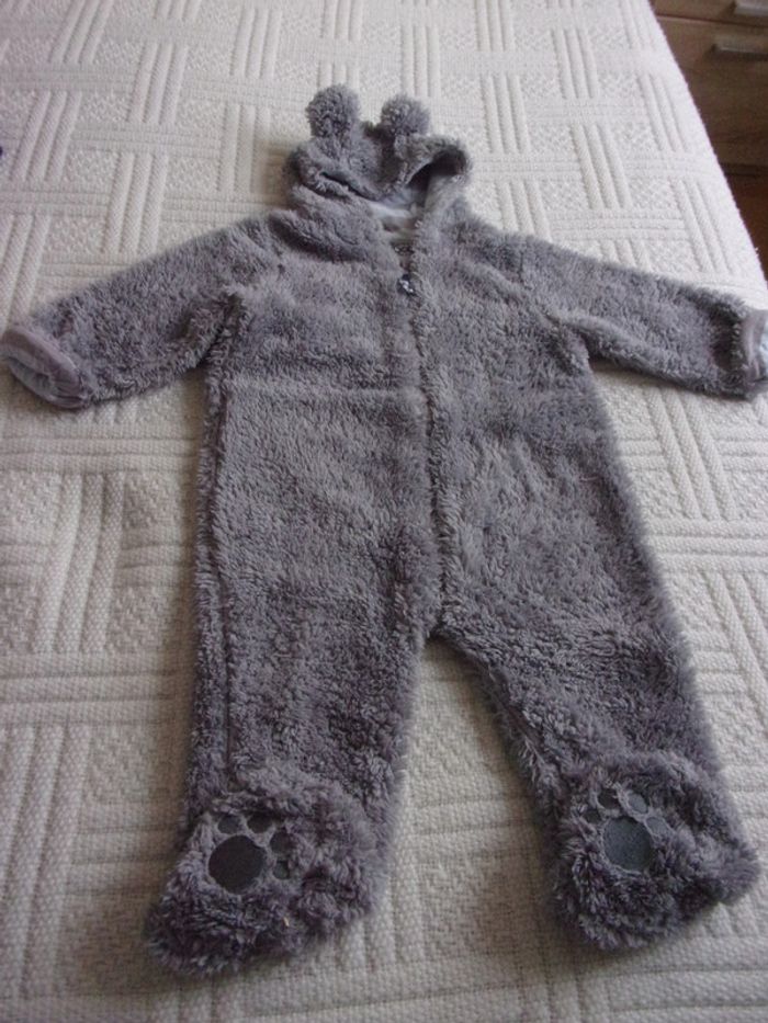 combinaison fourrure doublée Tape à l'oeil taille 12 mois
