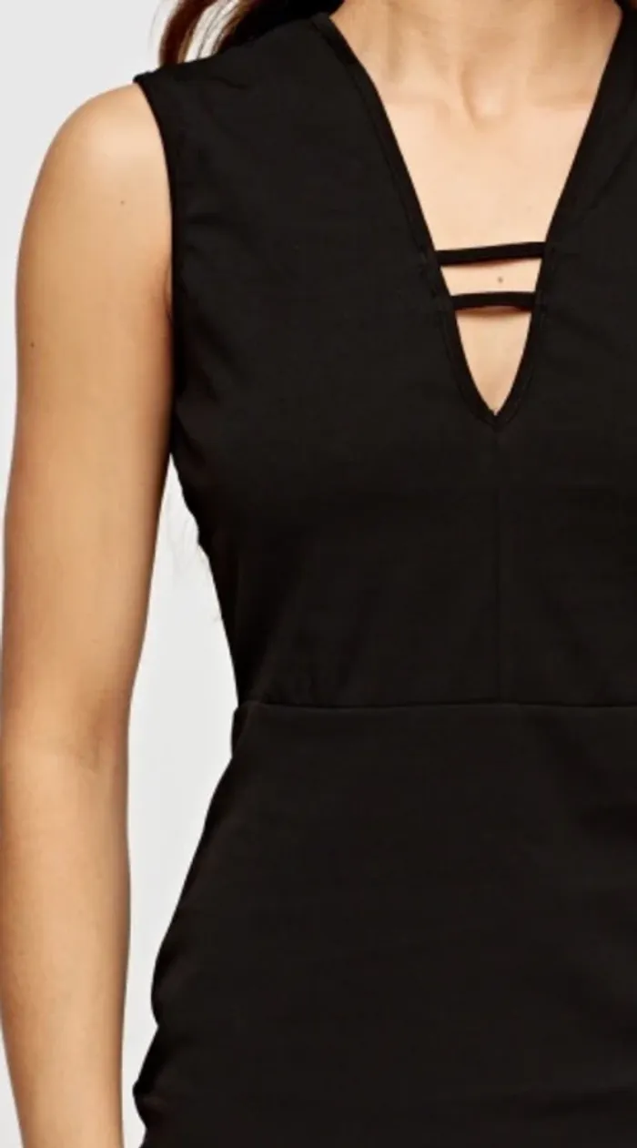Robe noir sexy - photo numéro 4