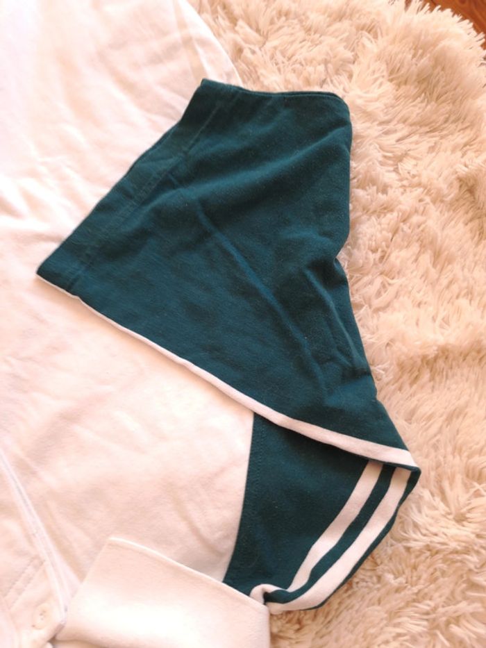 Polo Adidas blanc et turquoise, pour un style sportif et élégant - photo numéro 2