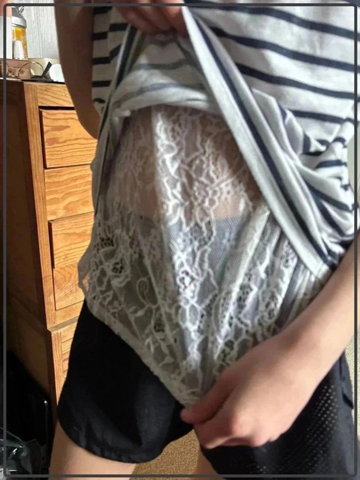 Top marinière avec doublure dentelle taille 34 marque cache cache - photo numéro 3