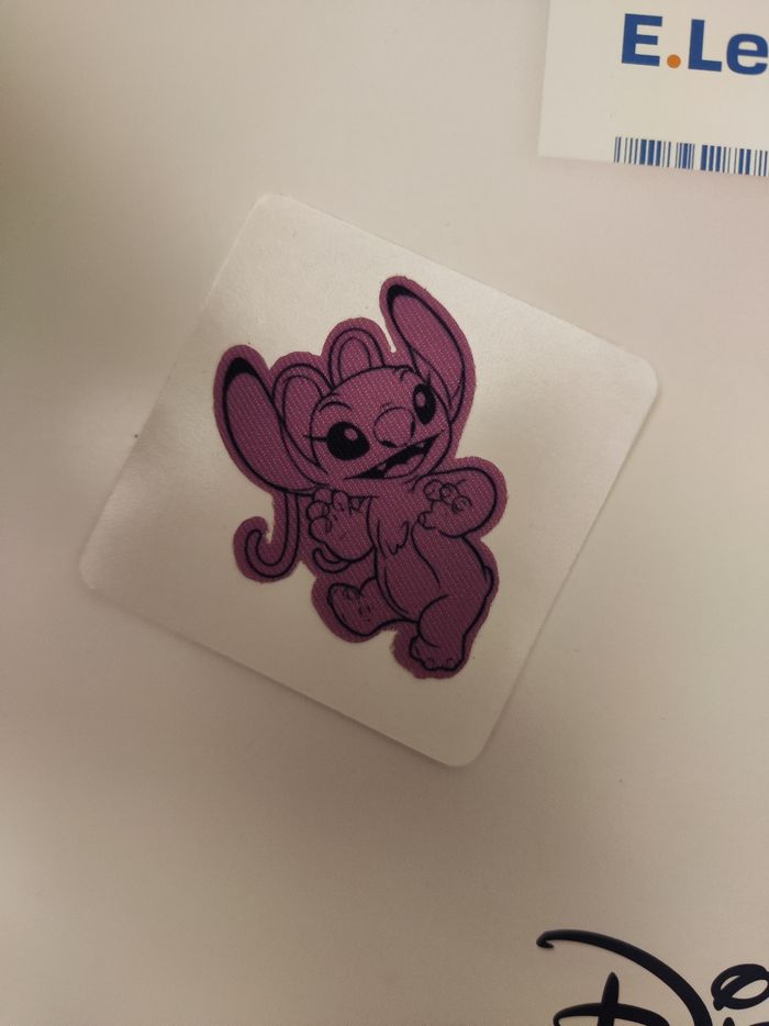 fixeez disney angel🎁 envoie rapide aujourd'hui ou demain 🎁