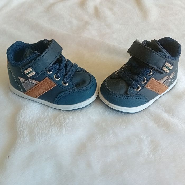 Basket  bébé garçon  neuf - photo numéro 2