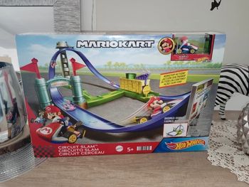 Circuit Mario kart hot wheels neuf