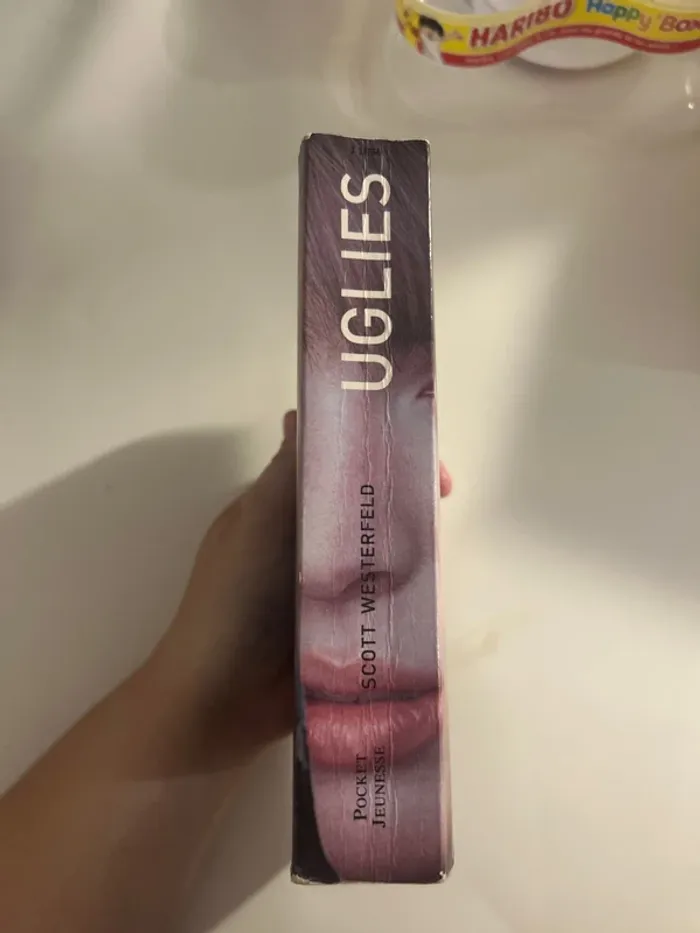 Uglies tome 1 - photo numéro 3