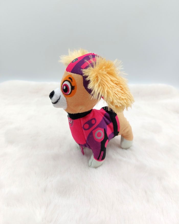 Porte-clé porte monnaie peluche chien Stella Pat patrouille Nickelodeon hauteur 15,5 cm - photo numéro 2