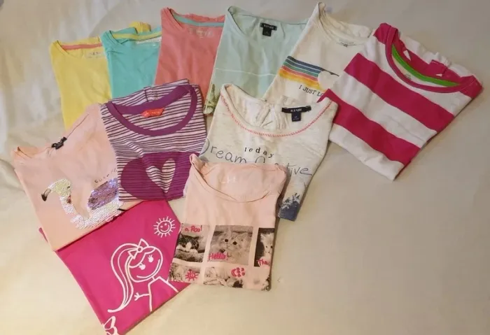 Lot 11 tee-shirts manches courtes 6 ans