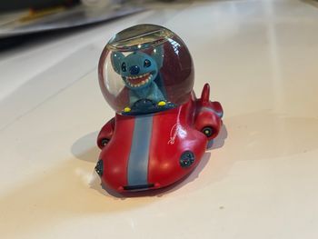 Snowglobe stitch dans son vaisseau