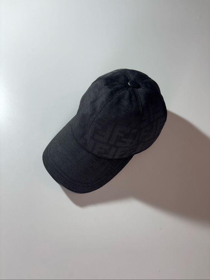 casquette fendi noir - photo numéro 2