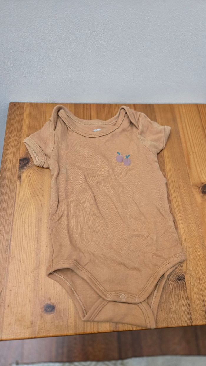 Lot vêtements fille 12 mois Été - photo numéro 10