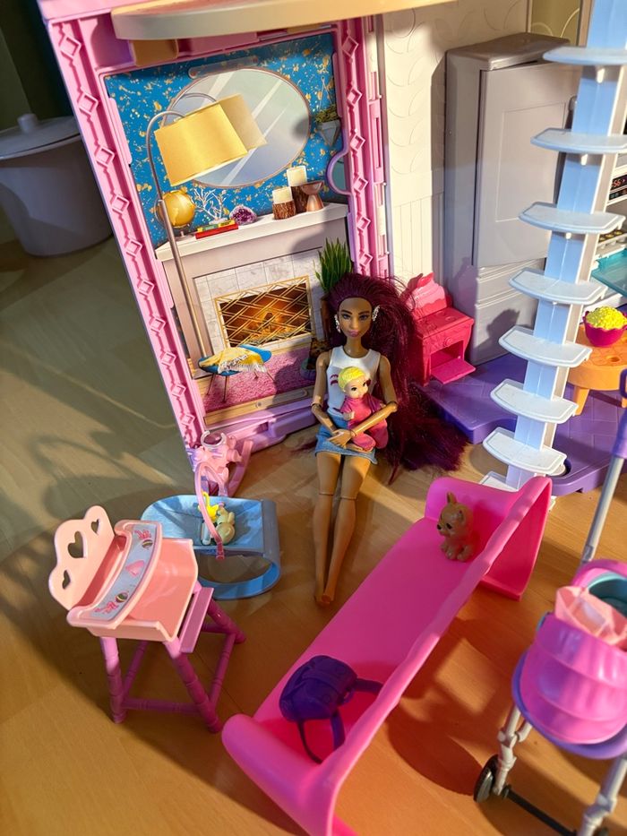 Grande maison Barbie Malibu 2 en 1 beaucoup accessoires en + - photo numéro 5