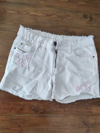 Short brodé rose clair