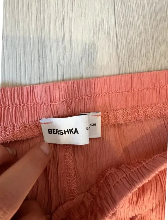 Pantalon fluide rose corail plissé Bershka - photo numéro 4