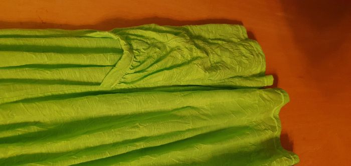 Robe vert flashy - photo numéro 2