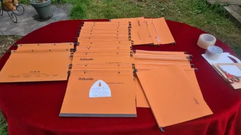 lot de 62 dossiers suspendu