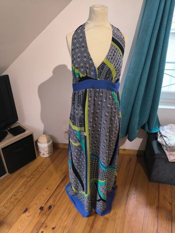 Longue robe dos nu noire et blanche Promod 42