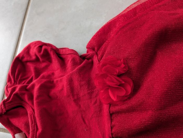 Robe rouge 6/8ans - photo numéro 2