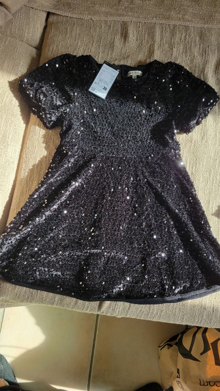 NEUF robe de fêtes 7 ans C&A